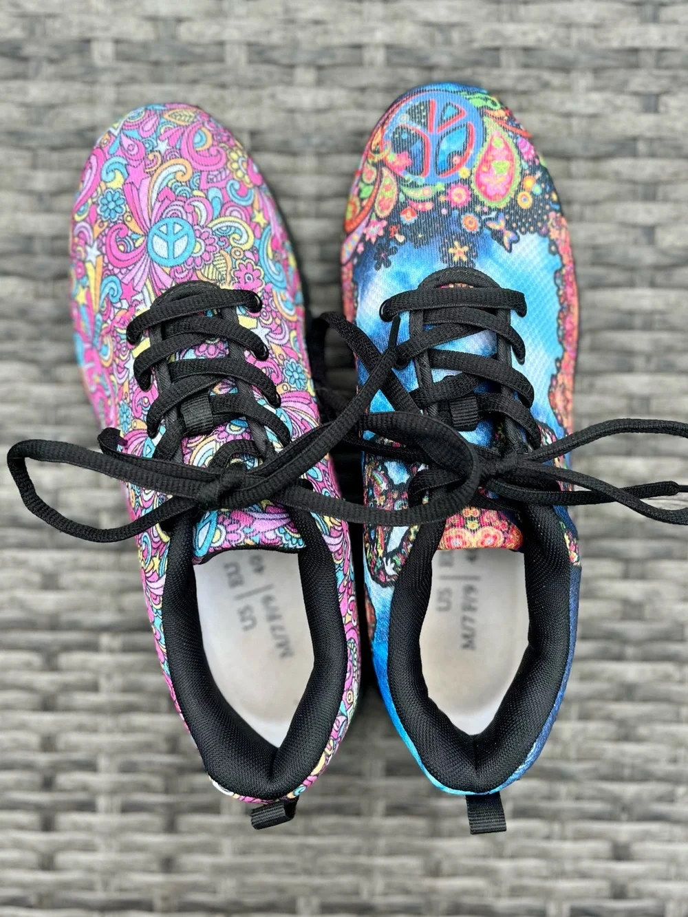 OAAK Peacenik Womens Multicolor Peace Sign Lace-Up Sneakers Boho Hippie Festival